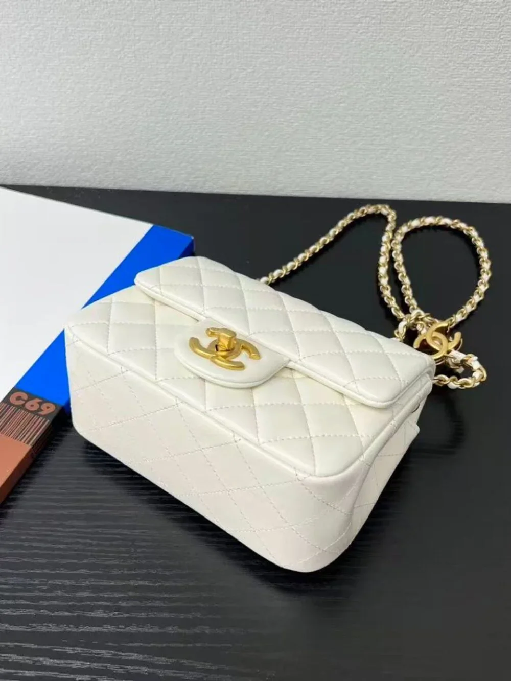 CHANEL please see